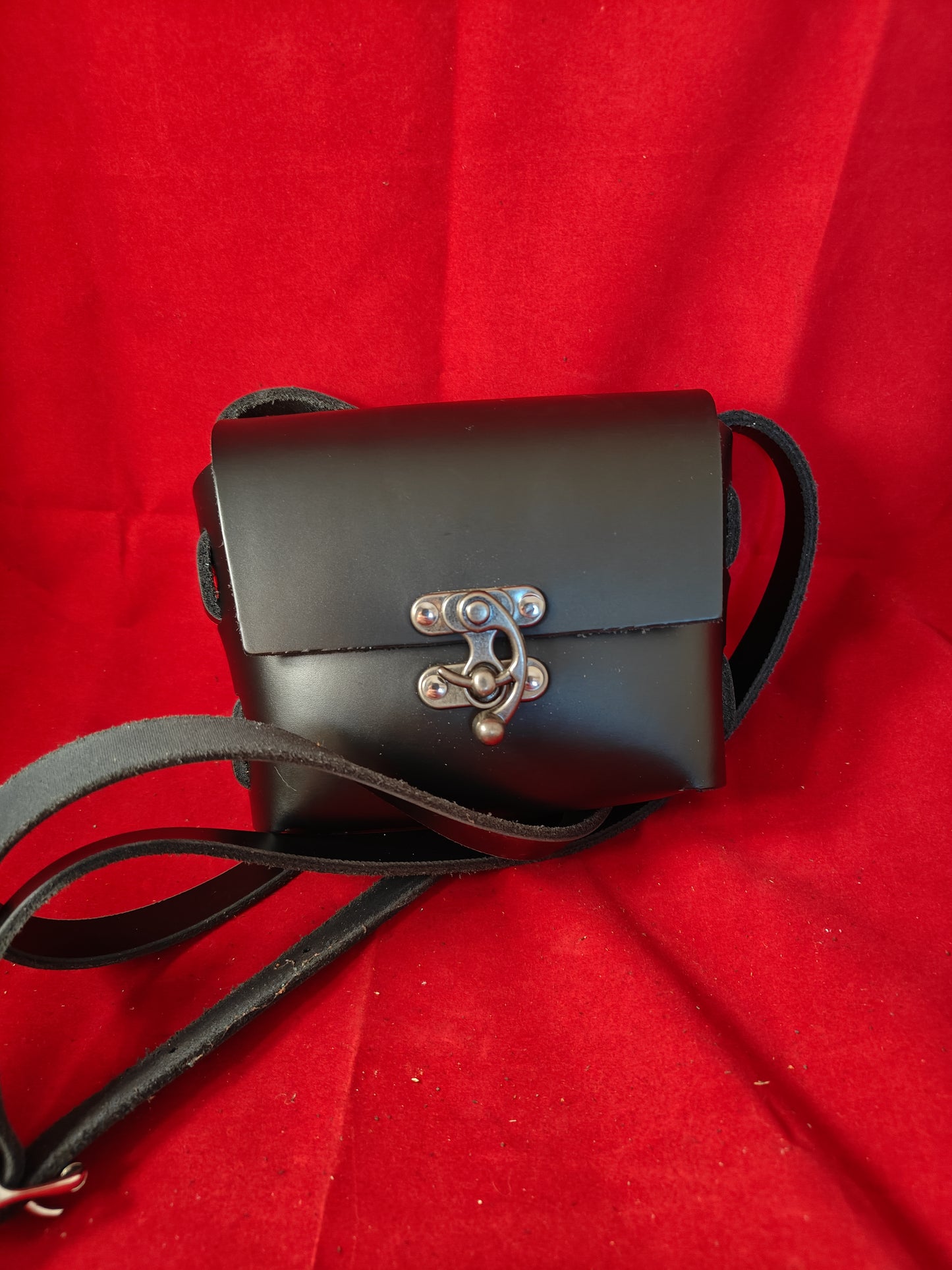 Dual-Woven Clutch (Black/Brass)